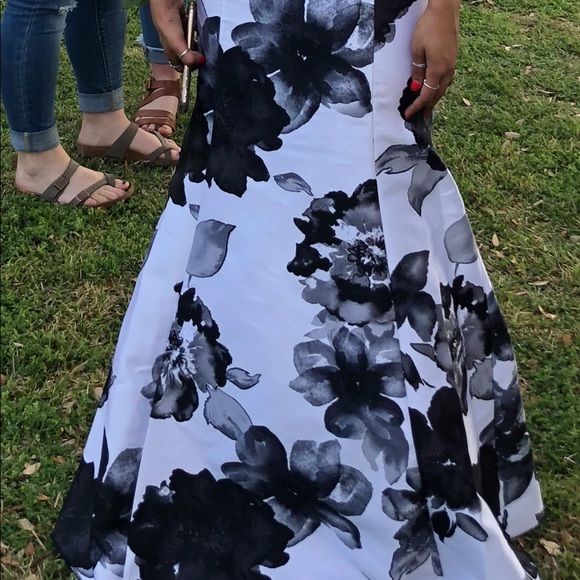 Prom Dress - Picture 2 of 4